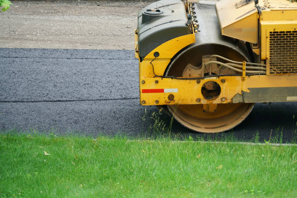 Best Affordable Driveway Paving  in Uniontown, AL